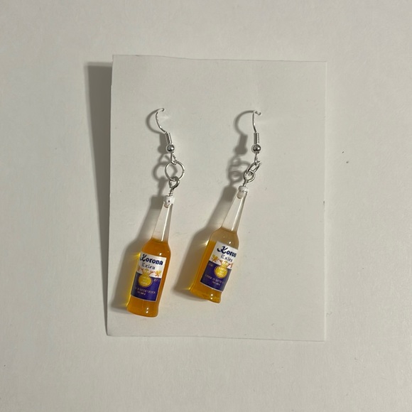 3/$20 Brand new handmade beer bottle earrings - Picture 1 of 1
